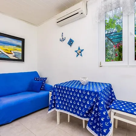 Cuffic * Novi Vinodolski